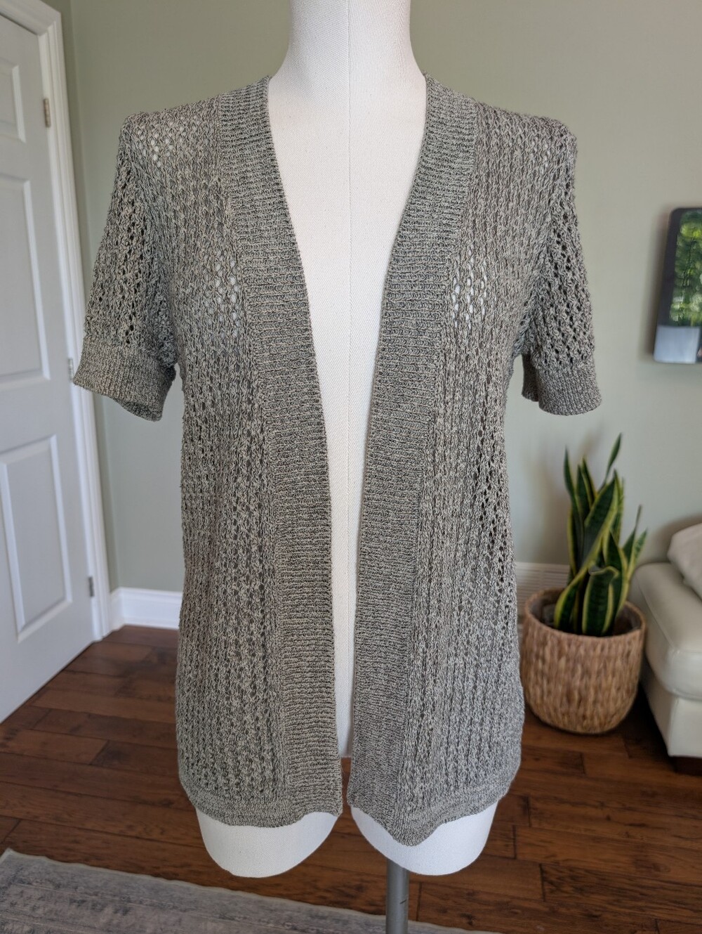 Northern Reflections Women's Grey Cardigan Open Knit Sweater Short Sleeve M